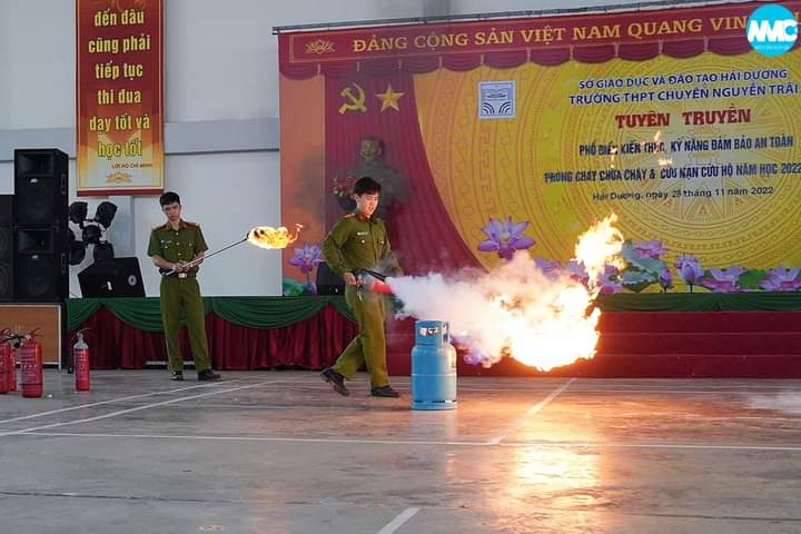 Tuyên truyền phổ biến kiến thức, kĩ năng phòng cháy chữa cháy và cứu hộ cứu nạn năm học 2022-2023 tại THPT Chuyên Nguyễn Trãi